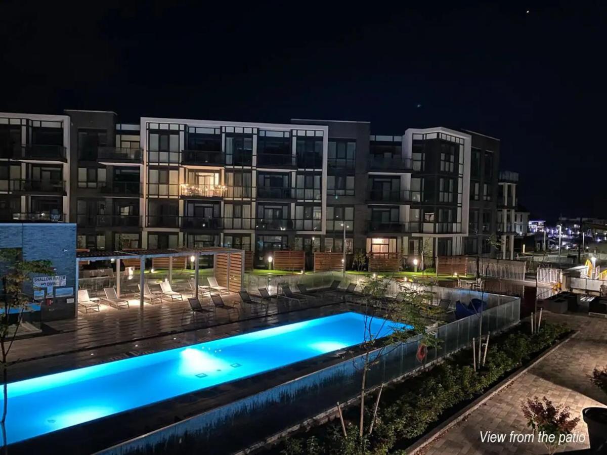 Pet Friendly Condos At Friday Harbour Innisfil Exterior foto