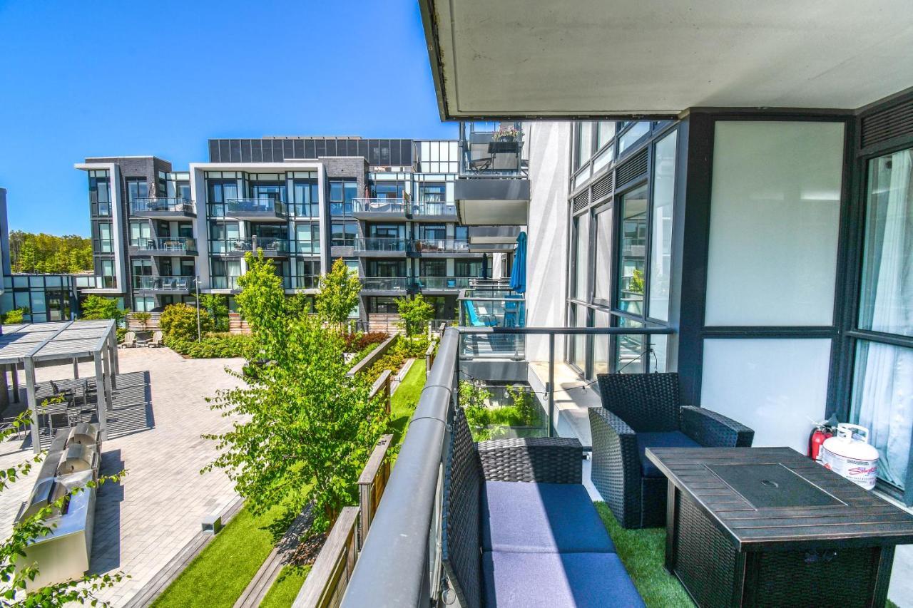Pet Friendly Condos At Friday Harbour Innisfil Exterior foto